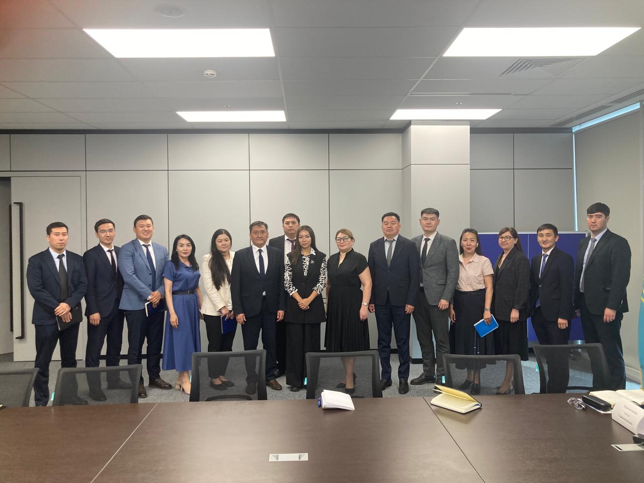 Лудоманияның кәсіби тәуекелдері: Академия Агенттік қызметкерлеріне дәріс өткізді